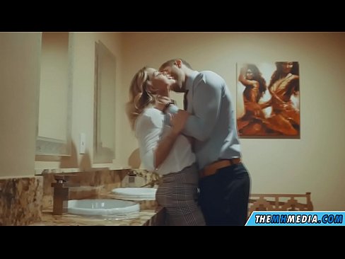 ❤️ Ha blonde e mahlahahlaha e u eka ka kamoreng ea ho phomola ea sechaba ❤️  ❌